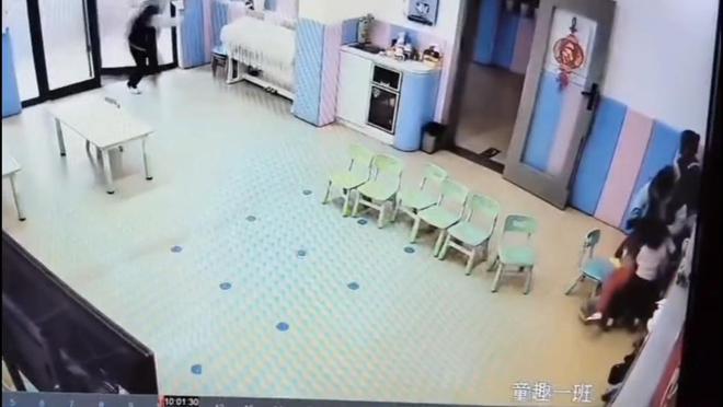 后续来了！网友表示：这嘉奖是不是低了凯发k8登录地震中高中生背起同学逃生(图3)