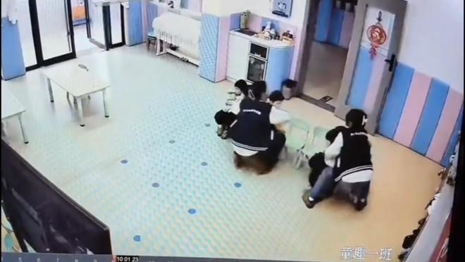 后续来了！网友表示：这嘉奖是不是低了凯发k8登录地震中高中生背起同学逃生(图10)