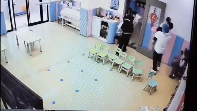 后续来了！网友表示：这嘉奖是不是低了凯发k8登录地震中高中生背起同学逃生(图13)