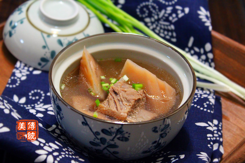 把食材放锅里一键即成秋天干燥要多喝汤凯发k8国际登录6道用电饭锅炖的汤(图2)