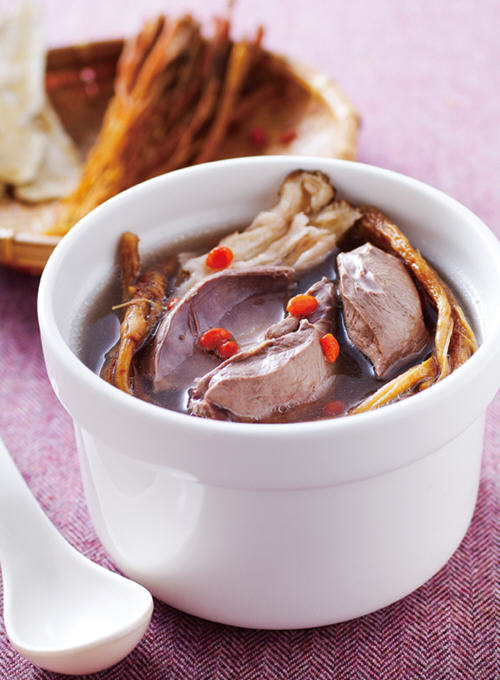 只需一个按键就能轻松品搞定K8凯发国际用电锅做好汤(图3)